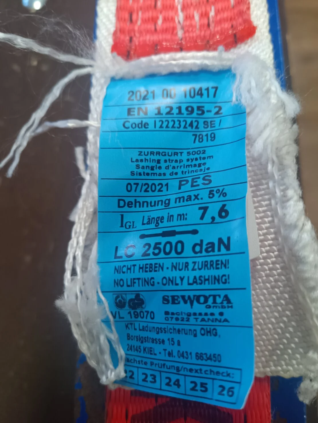 Ladungssicherungsmittel wie Zurrgurte und Ratschen werden kontrolliert